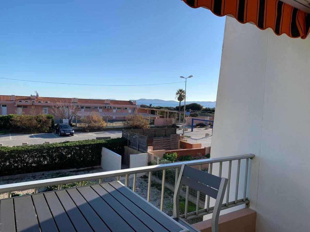T2 Hyeres La Bergerie vue mer 50 M de la plage Buitenkant foto